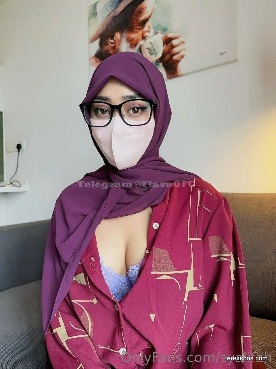 Foto Bugil Indo Syalifah (Maroon Shirt) Spil Toket (16)