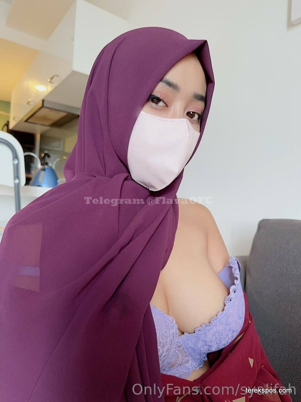 Foto Bugil Indo Syalifah (Maroon Shirt) Spil Toket (23)