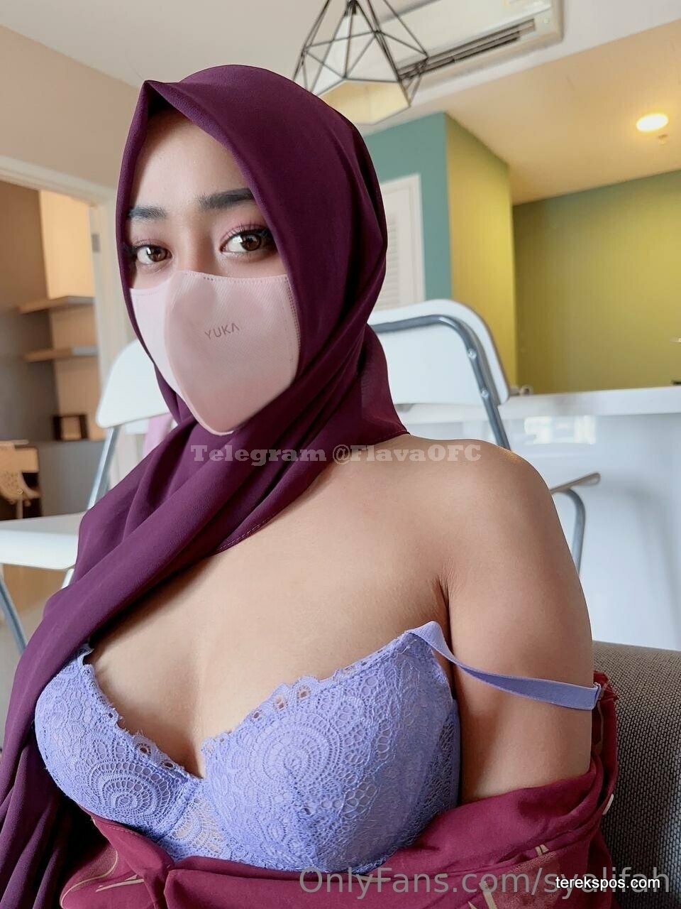 Foto Bugil Indo Syalifah (Maroon Shirt) Spil Toket (24)