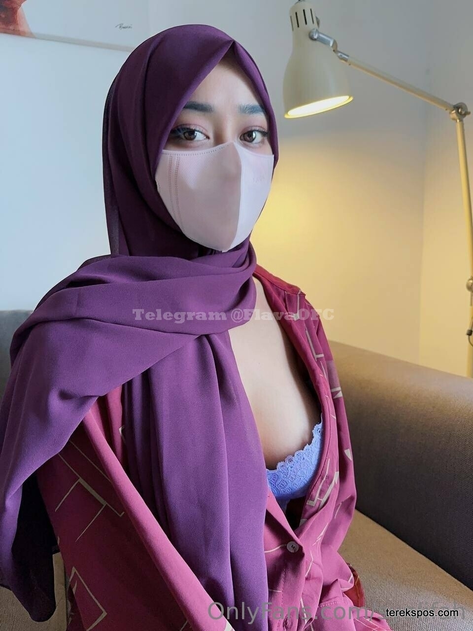 Foto Bugil Indo Syalifah (Maroon Shirt) Spil Toket (26)