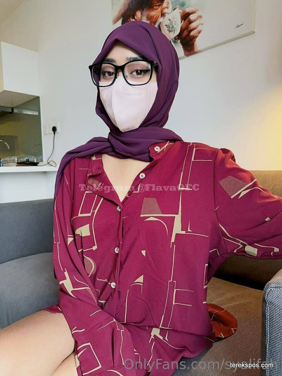 Foto Bugil Indo Syalifah (Maroon Shirt) Spil Toket (7)